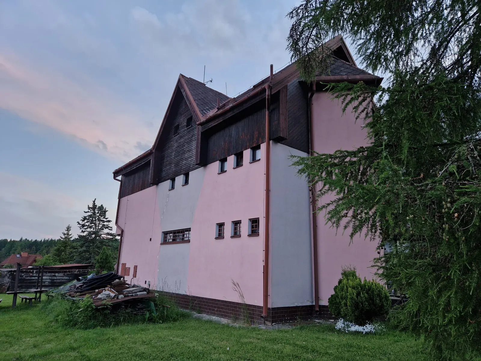 Hikers Paradise — rear façade before renovation.